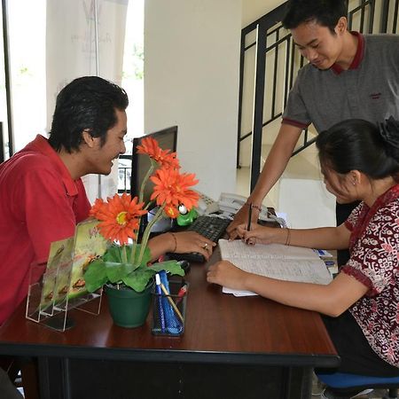 Ivanka Airport Inn Kuta Lombok Dış mekan fotoğraf