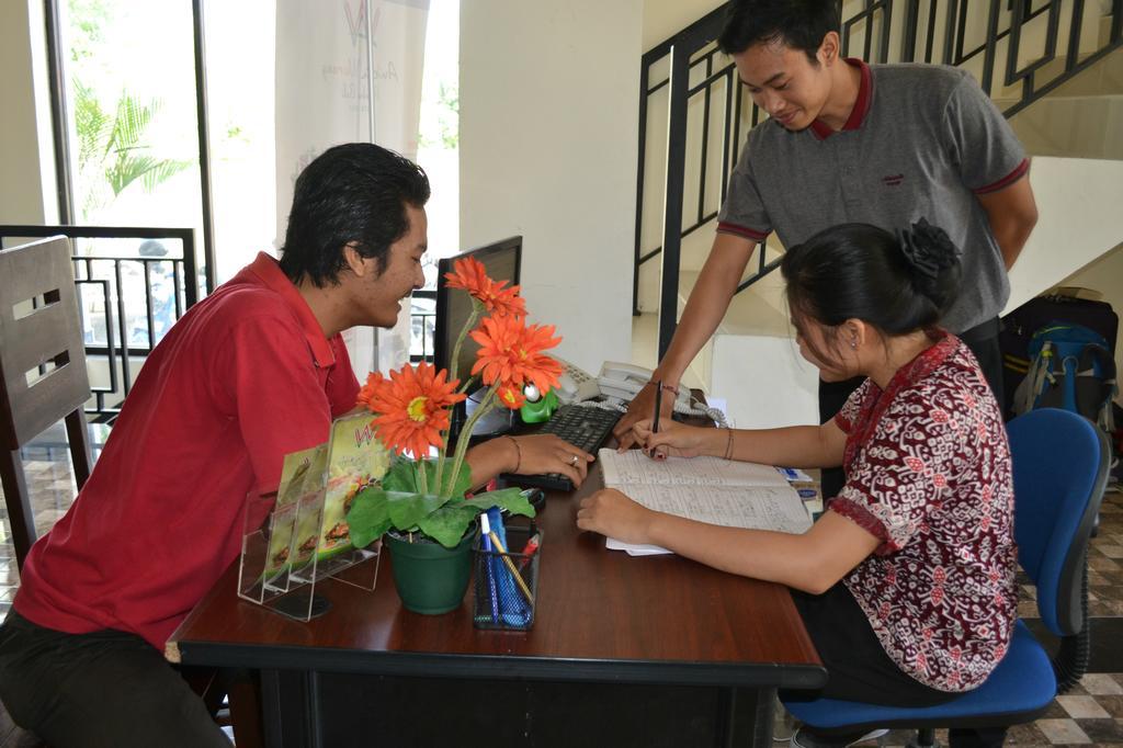 Ivanka Airport Inn Kuta Lombok Dış mekan fotoğraf