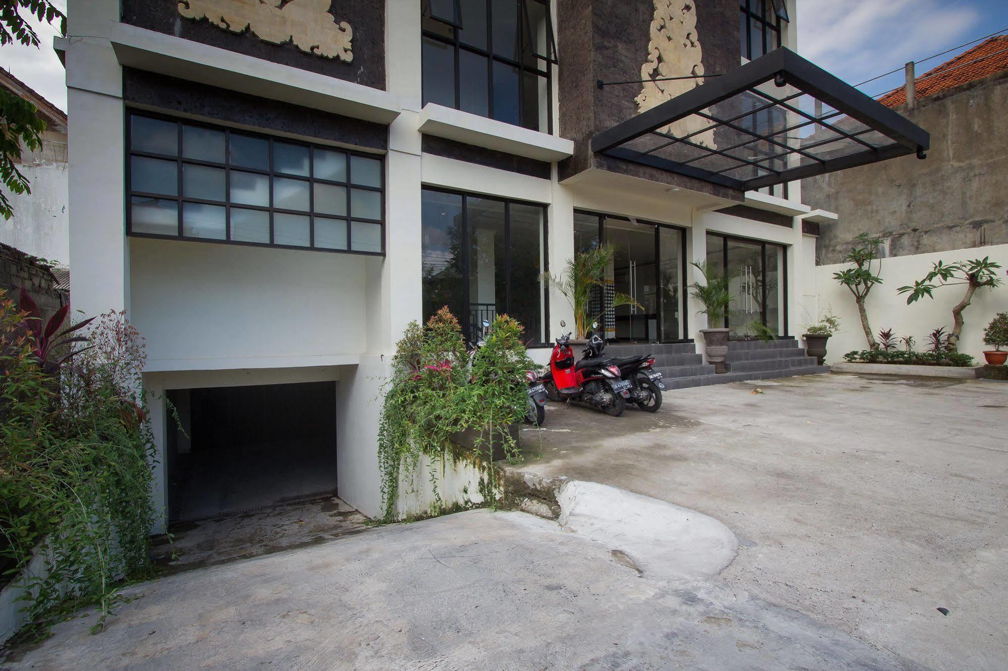 Ivanka Airport Inn Kuta Lombok Dış mekan fotoğraf