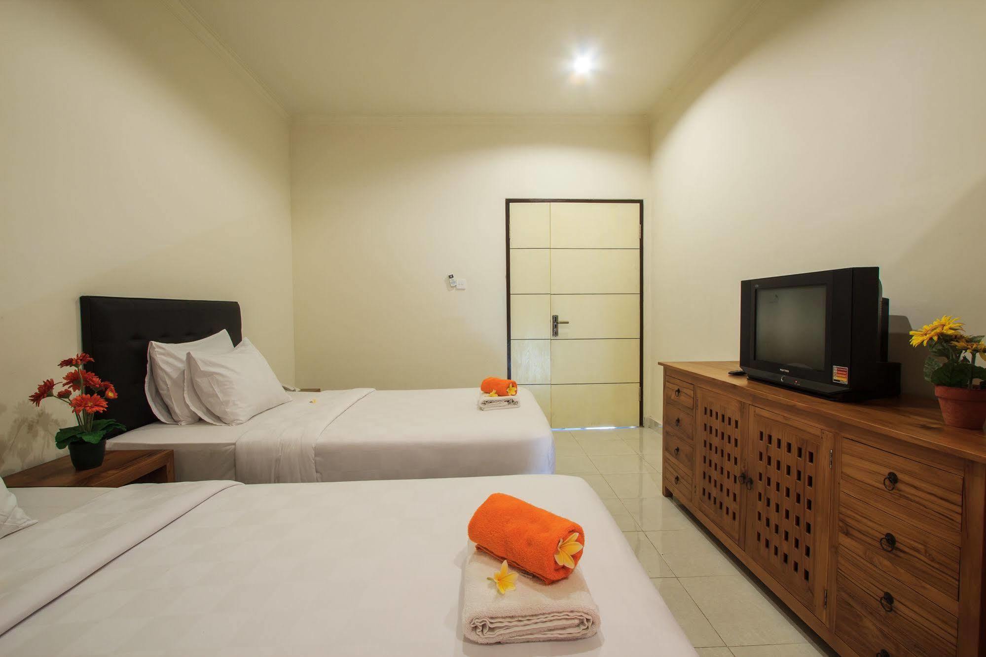 Ivanka Airport Inn Kuta Lombok Dış mekan fotoğraf
