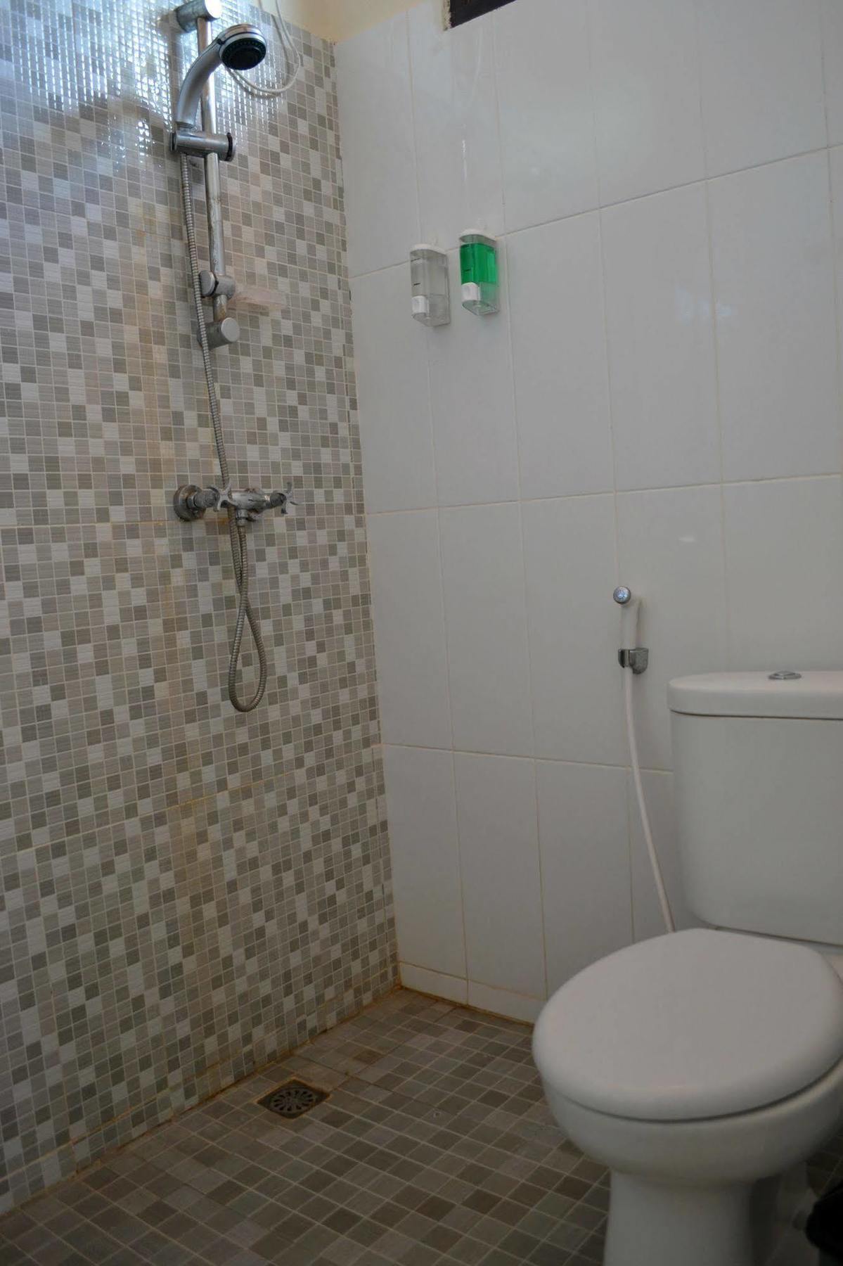 Ivanka Airport Inn Kuta Lombok Dış mekan fotoğraf