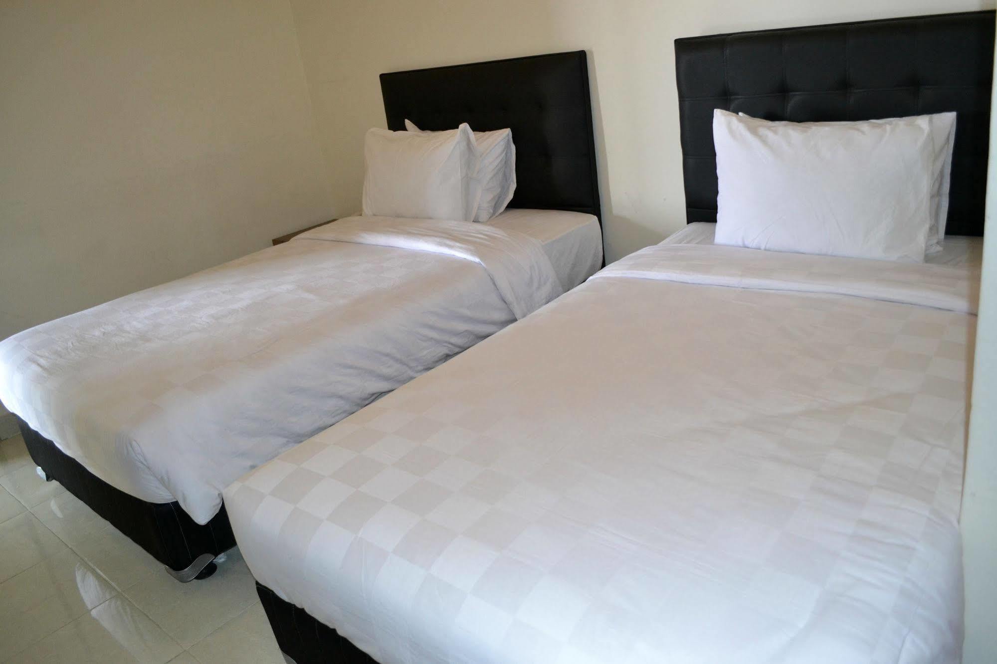Ivanka Airport Inn Kuta Lombok Dış mekan fotoğraf