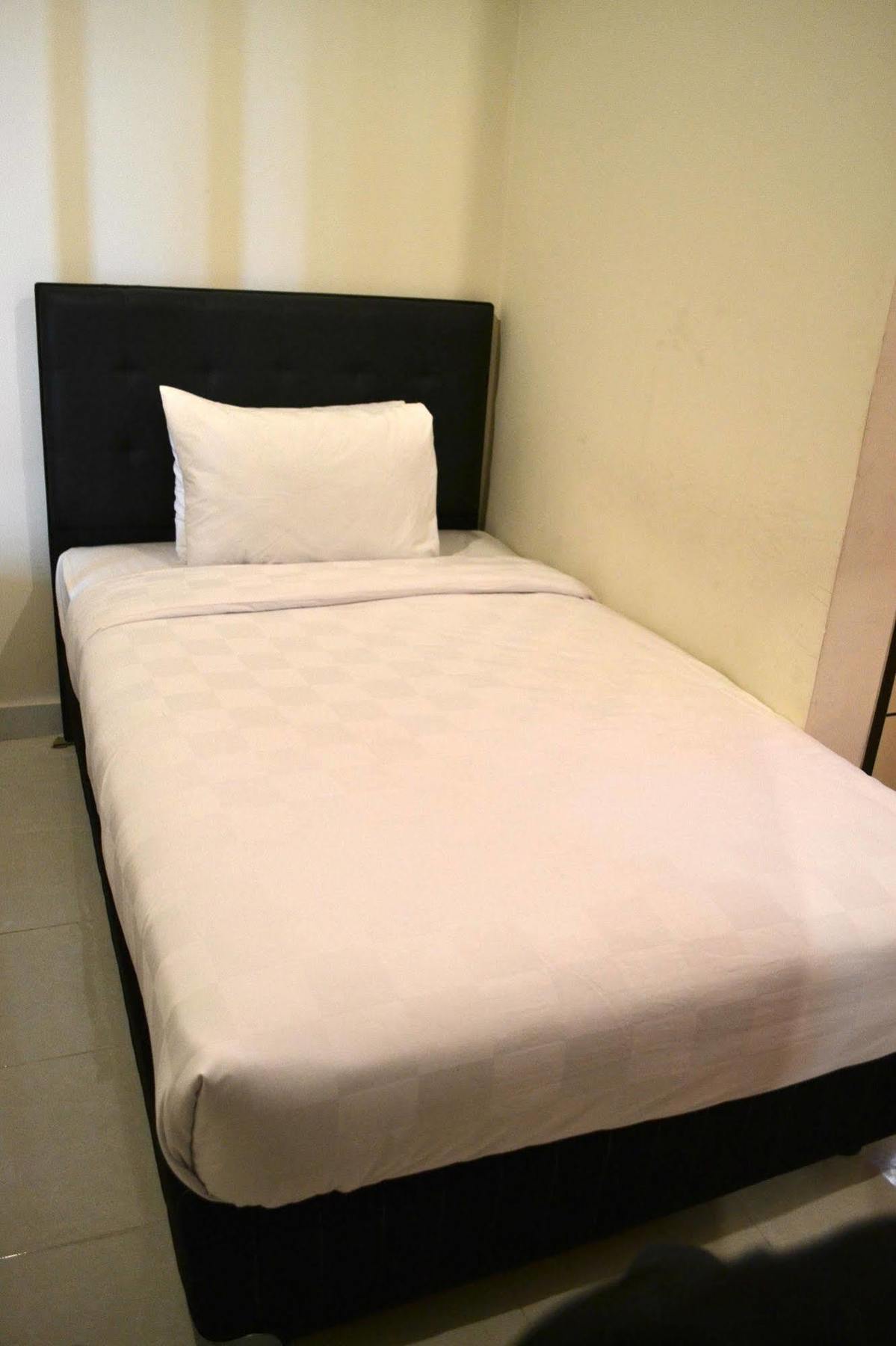 Ivanka Airport Inn Kuta Lombok Dış mekan fotoğraf
