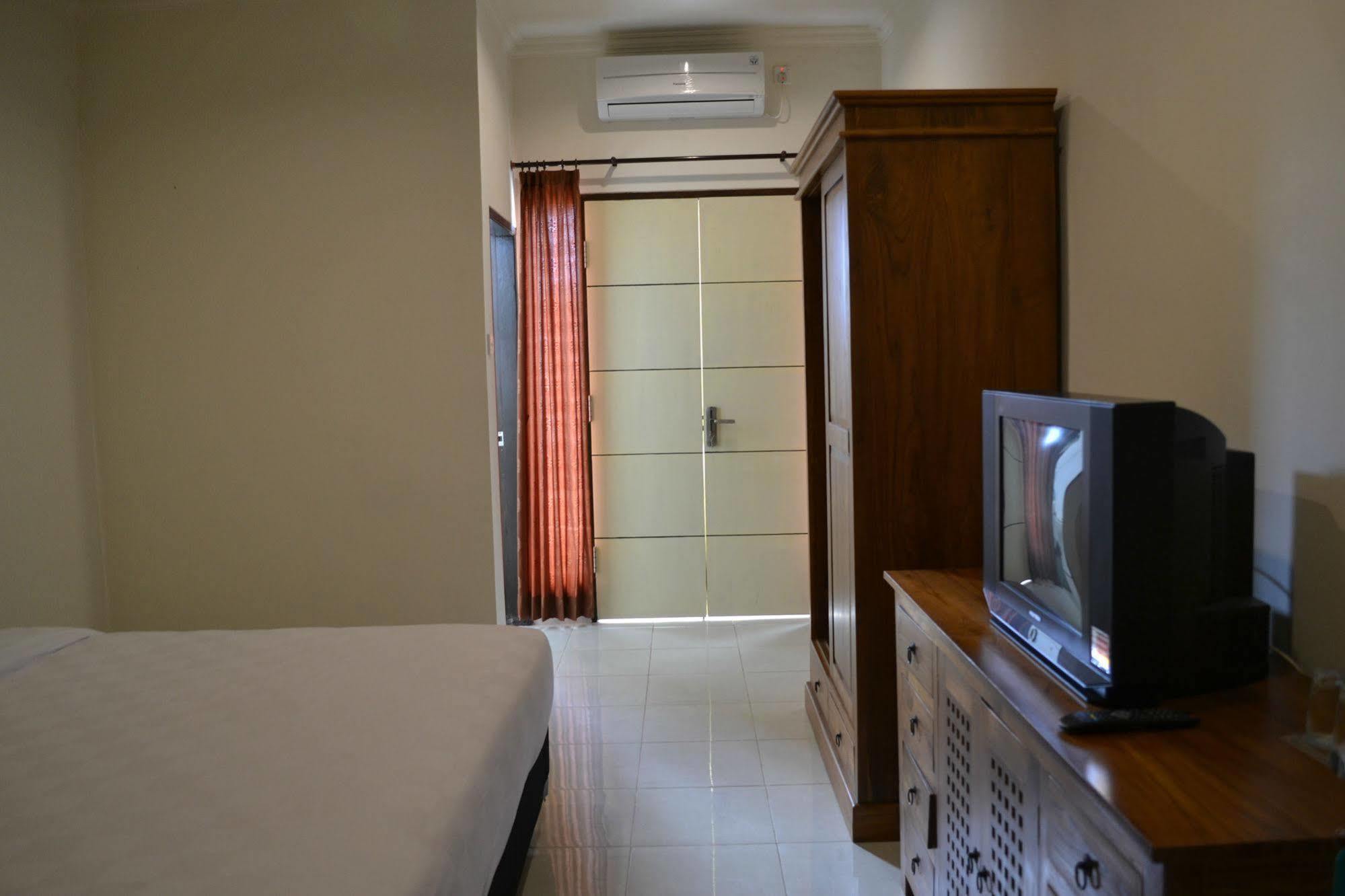 Ivanka Airport Inn Kuta Lombok Dış mekan fotoğraf