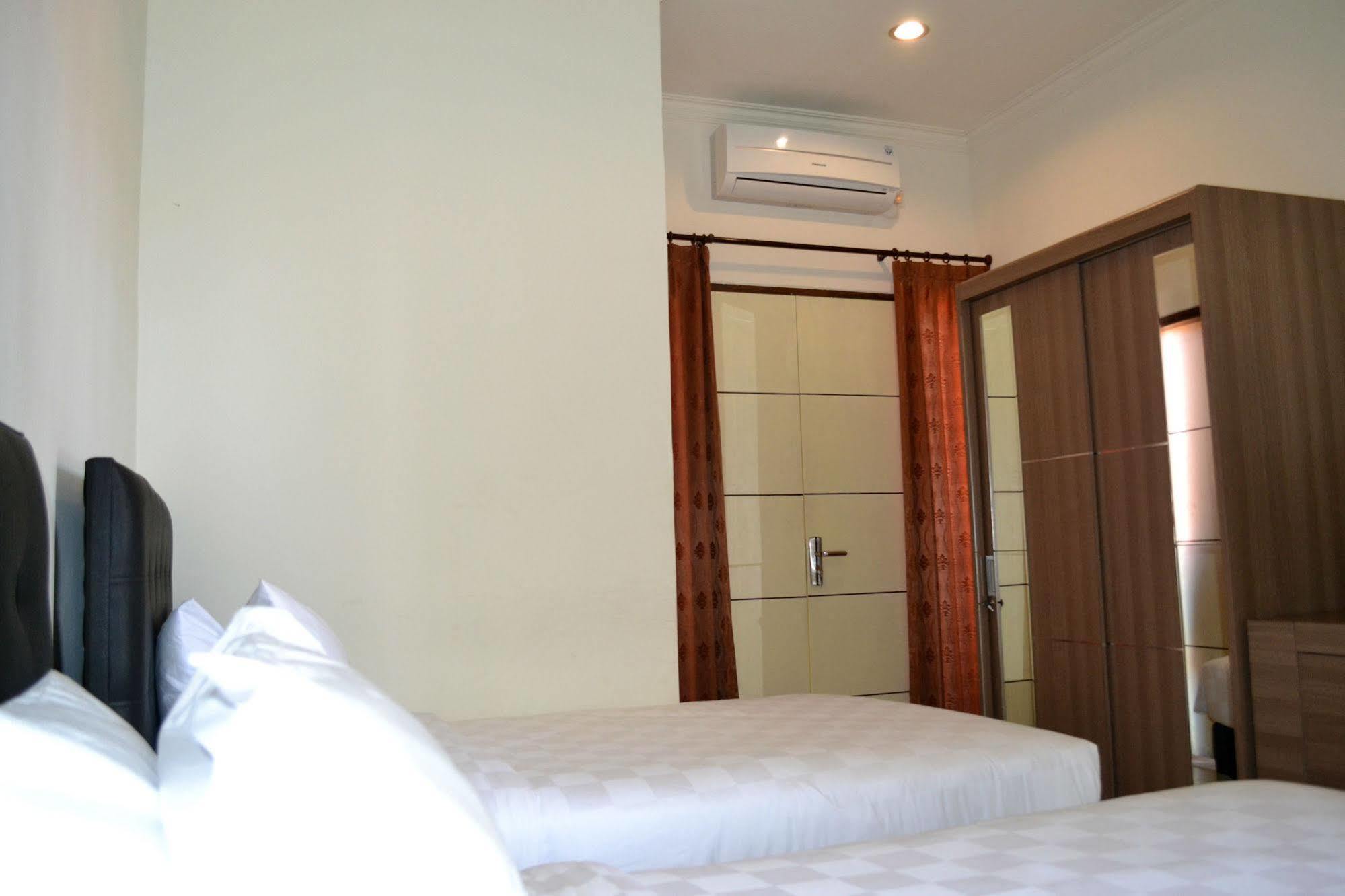 Ivanka Airport Inn Kuta Lombok Dış mekan fotoğraf