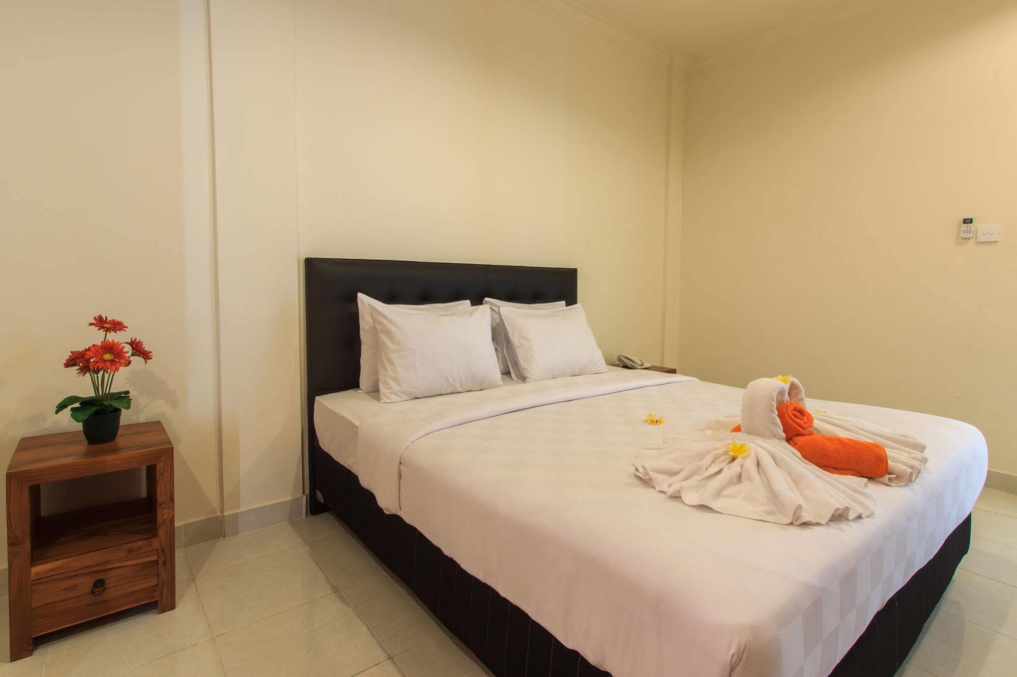 Ivanka Airport Inn Kuta Lombok Dış mekan fotoğraf