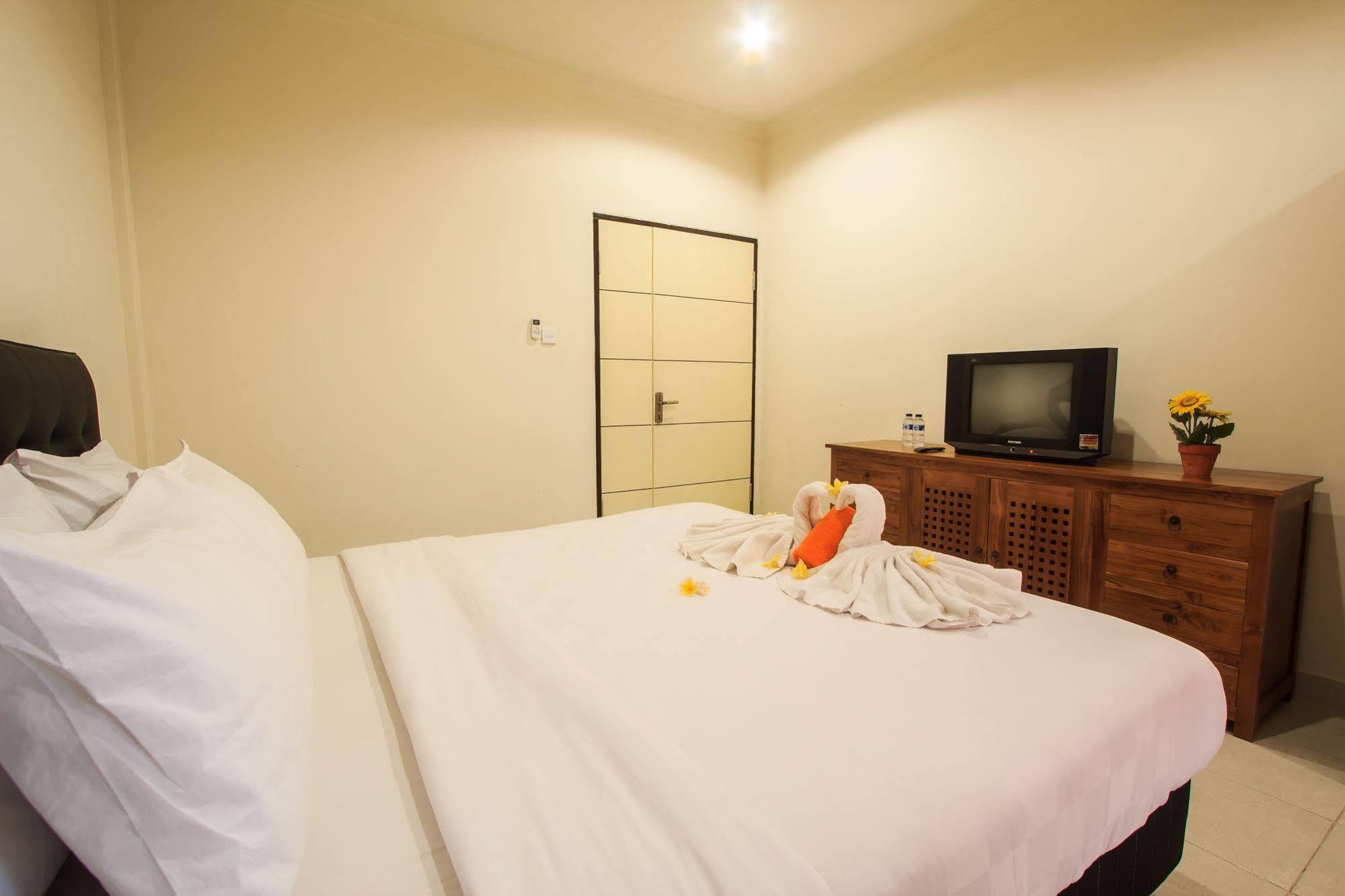 Ivanka Airport Inn Kuta Lombok Dış mekan fotoğraf