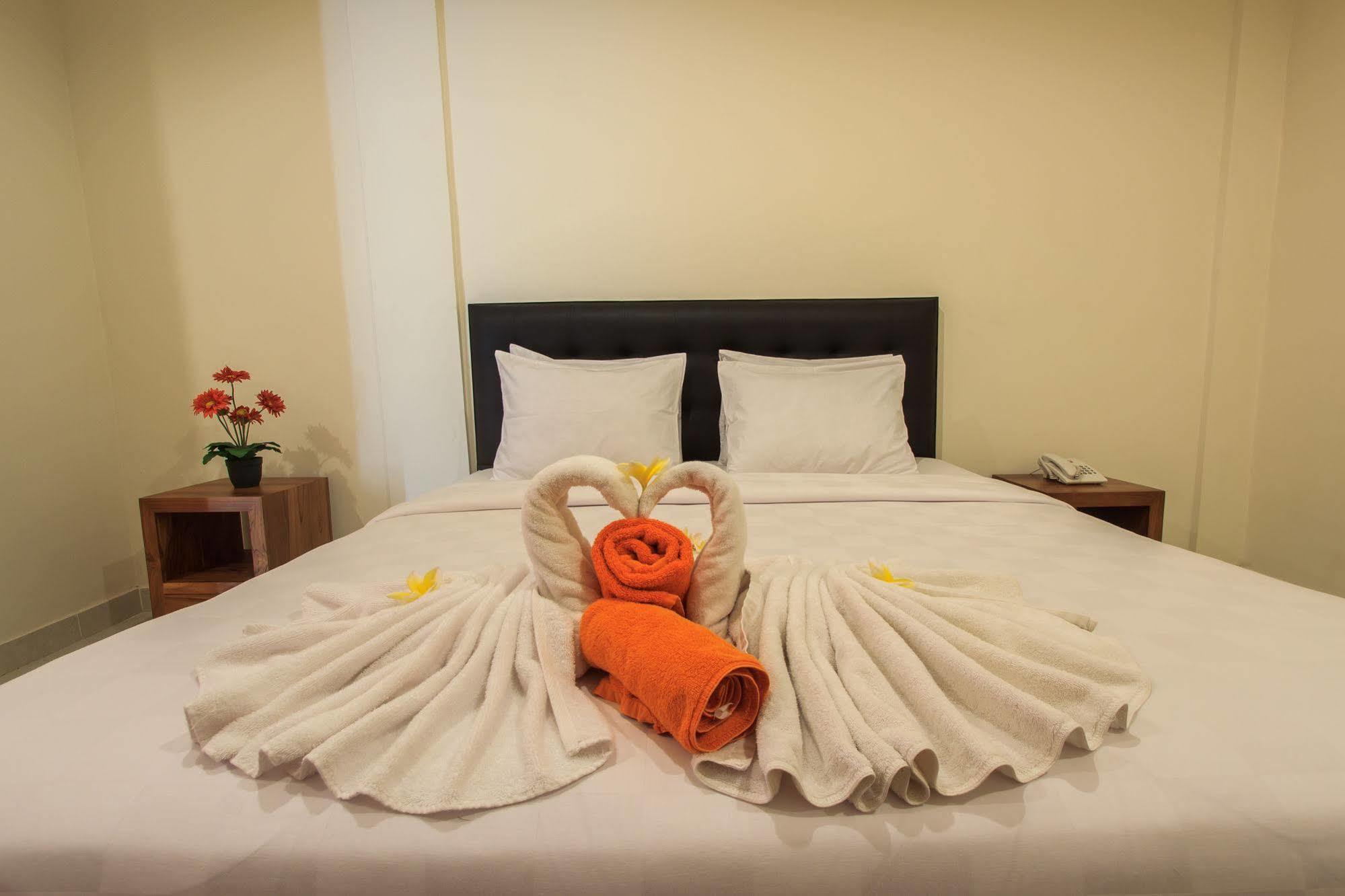 Ivanka Airport Inn Kuta Lombok Dış mekan fotoğraf